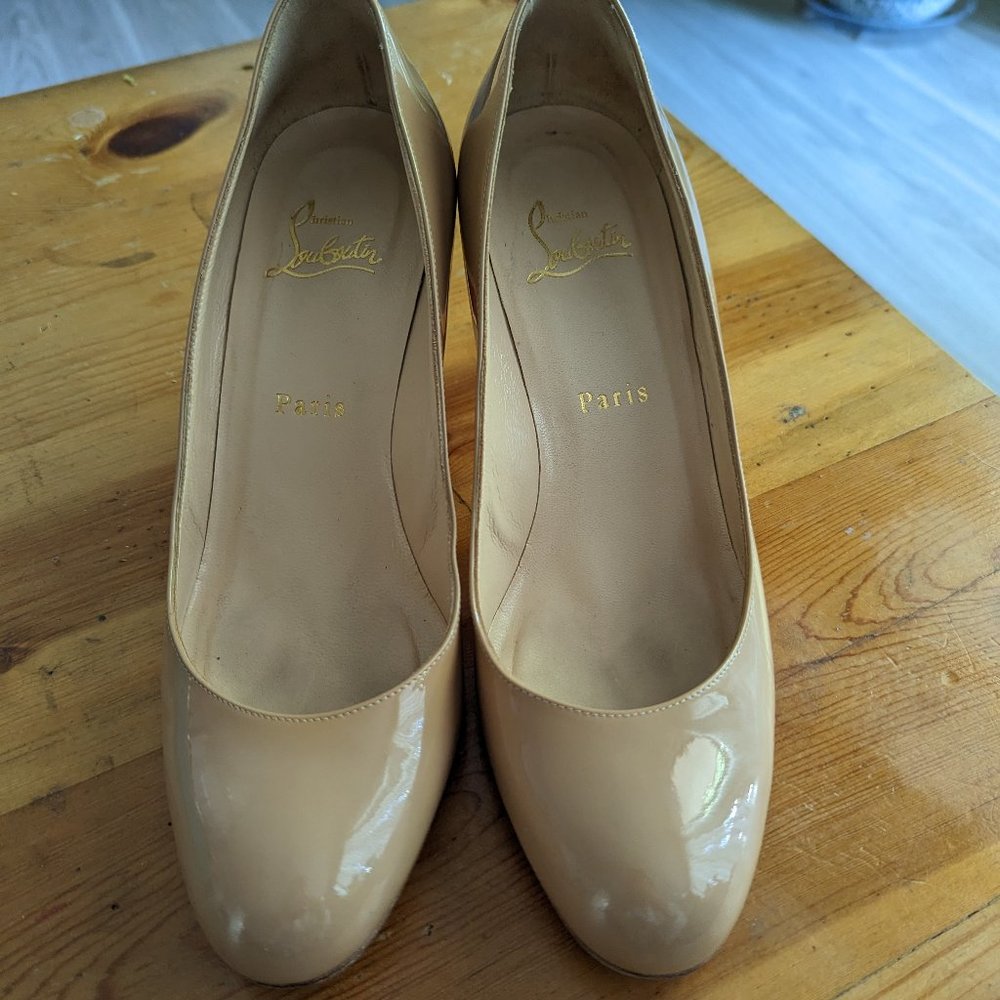 Christian Louboutin Nude Patent Leather Pumps with Red Soles - Picture 5 of 11